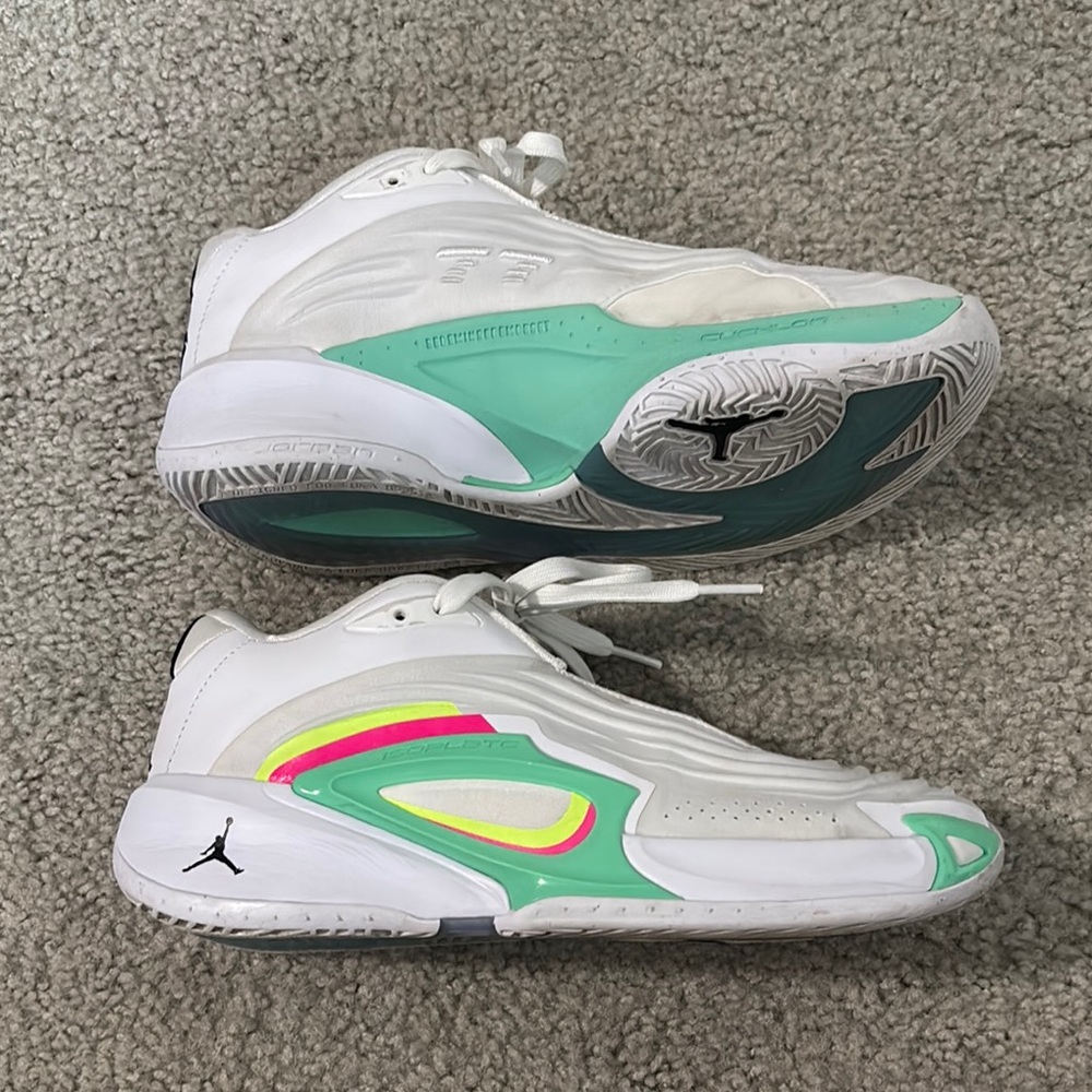Mens White and Green Athletic Shoes - Picture 3 of 16